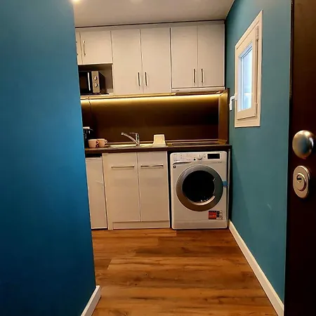 Appartamento 70 Steps A, 50 Meters From Dimokratias Metro Station Salonicco