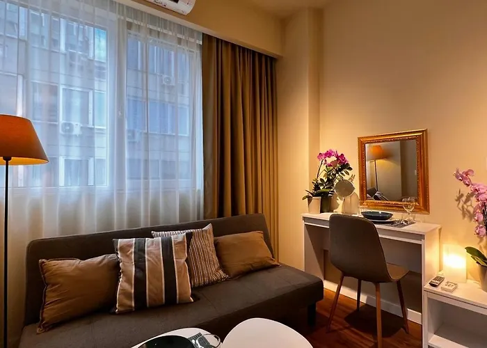 Apartament 70 Steps A *